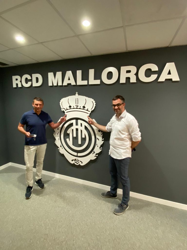 [:SR]Naši agenti odveli Dominika Graifa u Majorku![:]