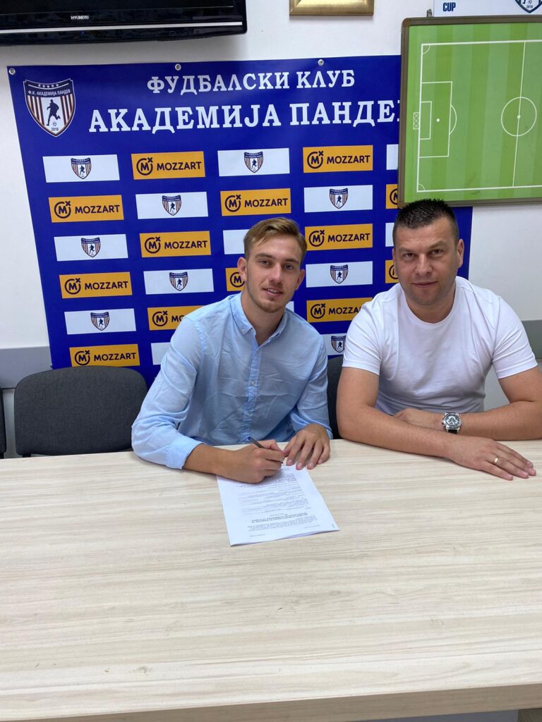 [:SR]Dušan Joković potpisao za Akademiju Pandev![:]