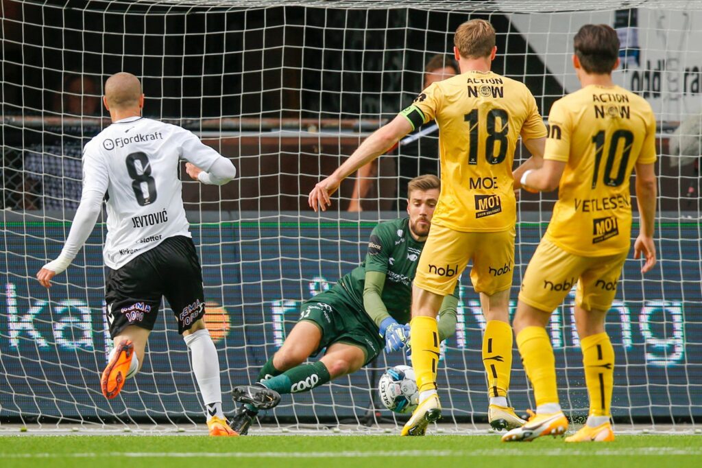 Jevtović dva od dva!