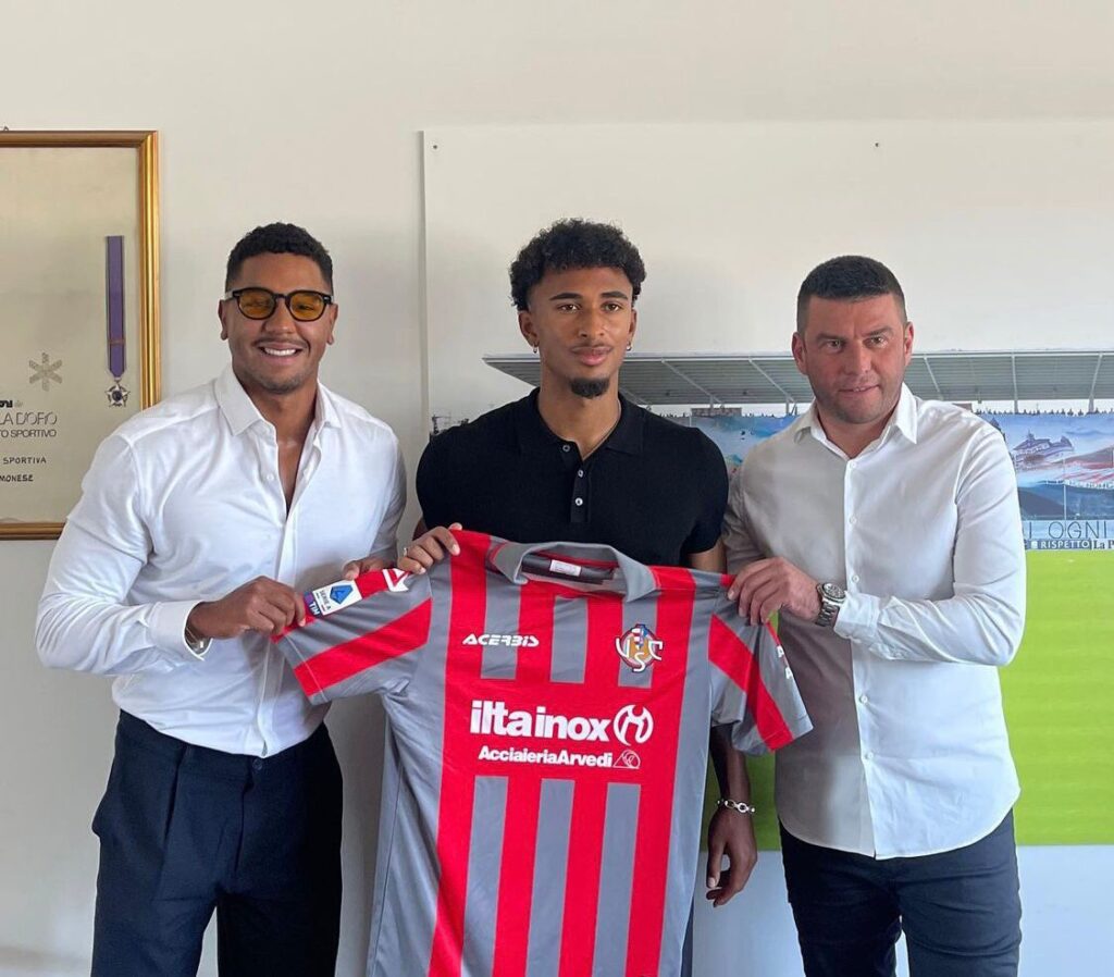 [:SR]Emanuel Aivu potpisao za novog člana Serie A![:]